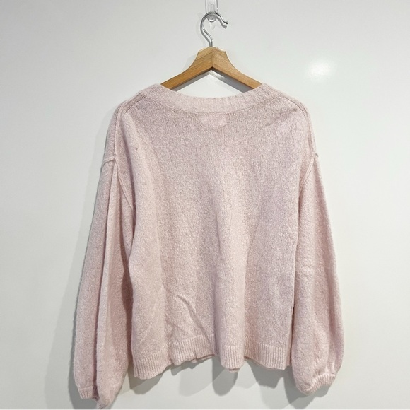 XiRENA Oversized Crewneck Cashmere Sweater - Picture 2 of 10
